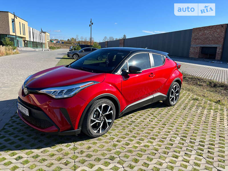 Откройте стильный Toyota CHR (Тойота CHR)