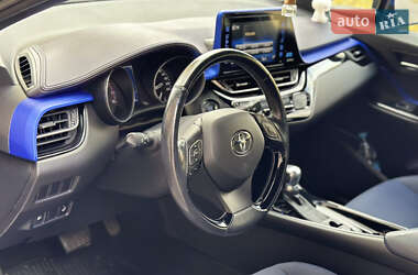 Внедорожник / Кроссовер Toyota C-HR 2016 в Горишних Плавнях