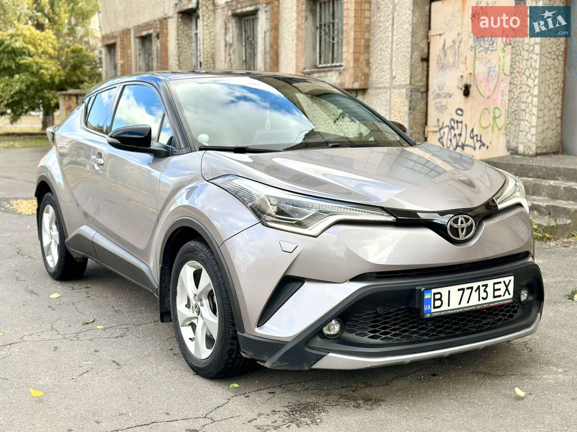 2016 Toyota C-HR - мініатюра 2