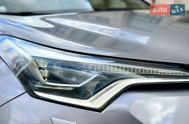 Внедорожник / Кроссовер Toyota C-HR 2016 в Горишних Плавнях