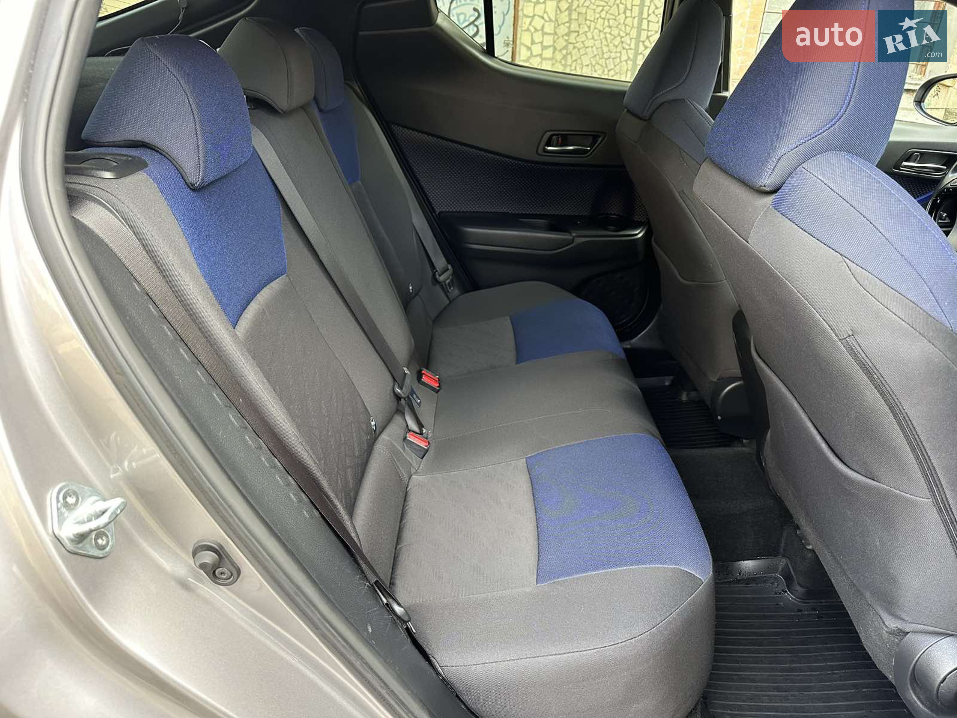 2016 Toyota C-HR - мініатюра 27