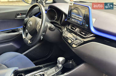 Внедорожник / Кроссовер Toyota C-HR 2016 в Горишних Плавнях