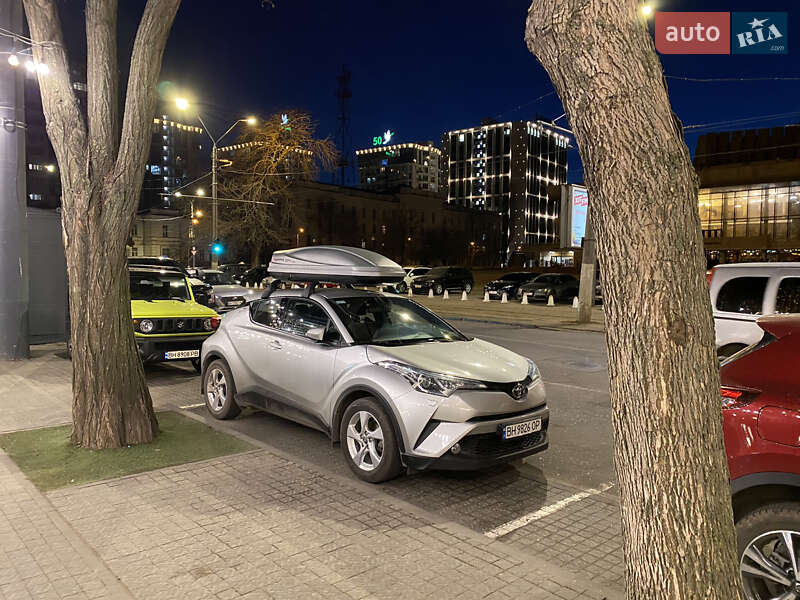 Позашляховик / Кросовер Toyota C-HR 2016 в Одесі