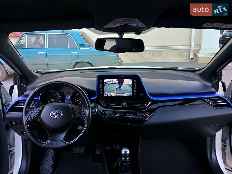 Внедорожник / Кроссовер Toyota C-HR 2016 в Измаиле