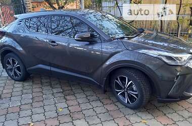 Внедорожник / Кроссовер Toyota C-HR 2020 в Ужгороде