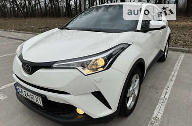 Позашляховик / Кросовер Toyota C-HR 2019 в Києві