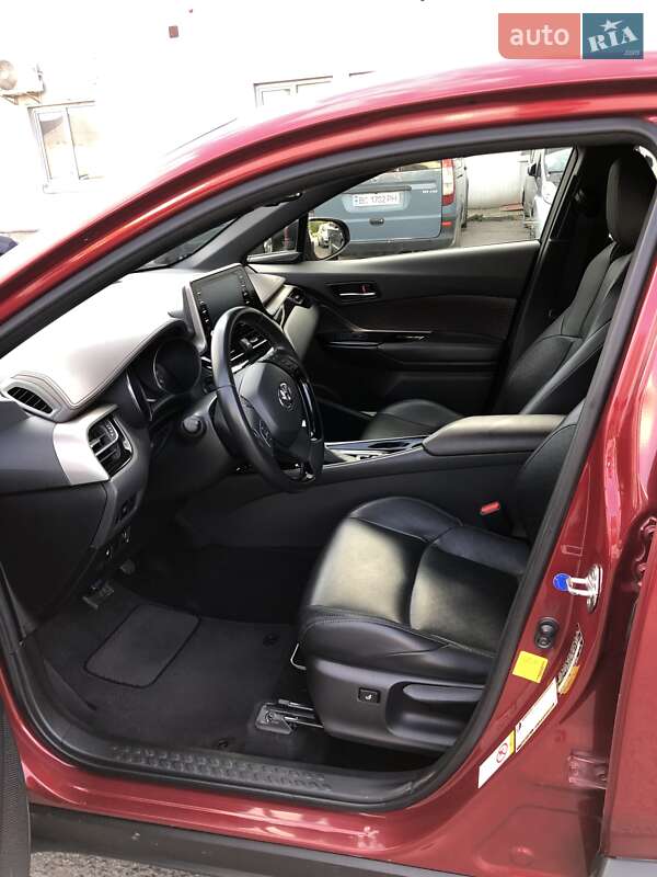 Позашляховик / Кросовер Toyota C-HR 2019 в Львові