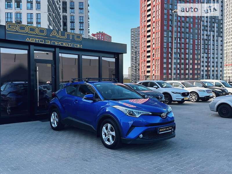 Внедорожник / Кроссовер Toyota C-HR 2018 в Киеве