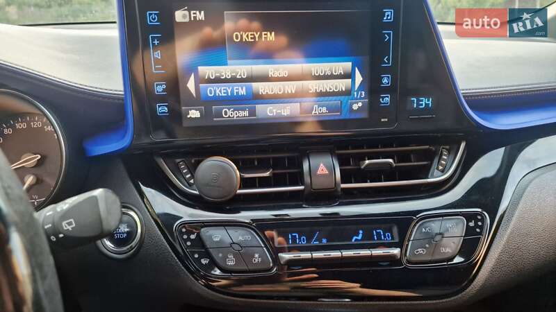 Позашляховик / Кросовер Toyota C-HR 2016 в Хмельницькому