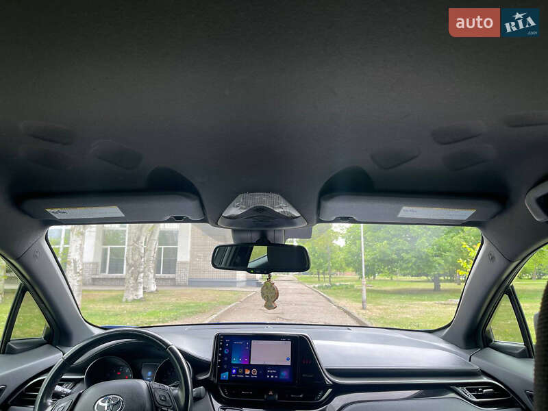 Позашляховик / Кросовер Toyota C-HR 2018 в Запоріжжі