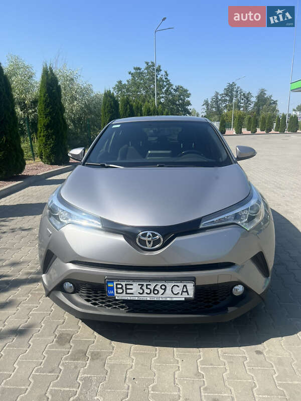 Позашляховик / Кросовер Toyota C-HR 2018 в Києві фото 3 Позашляховик / Кросовер Toyota C-HR 2018 в Києві