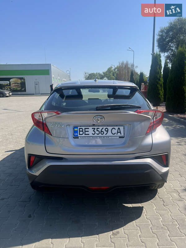 Позашляховик / Кросовер Toyota C-HR 2018 в Києві фото 8 Позашляховик / Кросовер Toyota C-HR 2018 в Києві