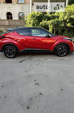 Внедорожник / Кроссовер Toyota C-HR 2022 в Киеве