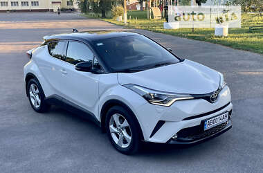 Внедорожник / Кроссовер Toyota C-HR 2017 в Виннице