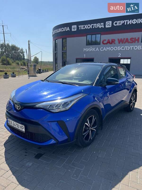 Позашляховик / Кросовер Toyota C-HR 2019 в Києві