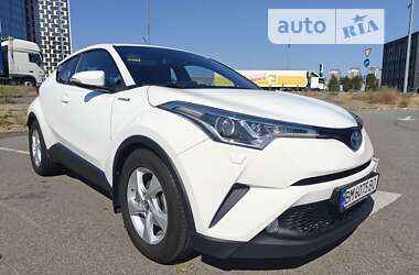 Внедорожник / Кроссовер Toyota C-HR 2018 в Киеве