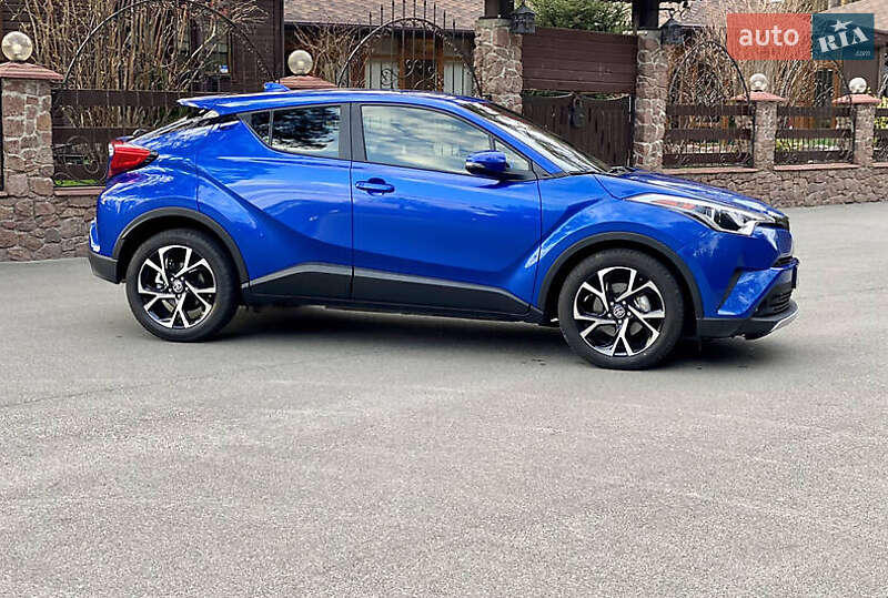 Внедорожник / Кроссовер Toyota C-HR 2020 в Киеве