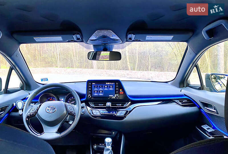 Внедорожник / Кроссовер Toyota C-HR 2020 в Киеве