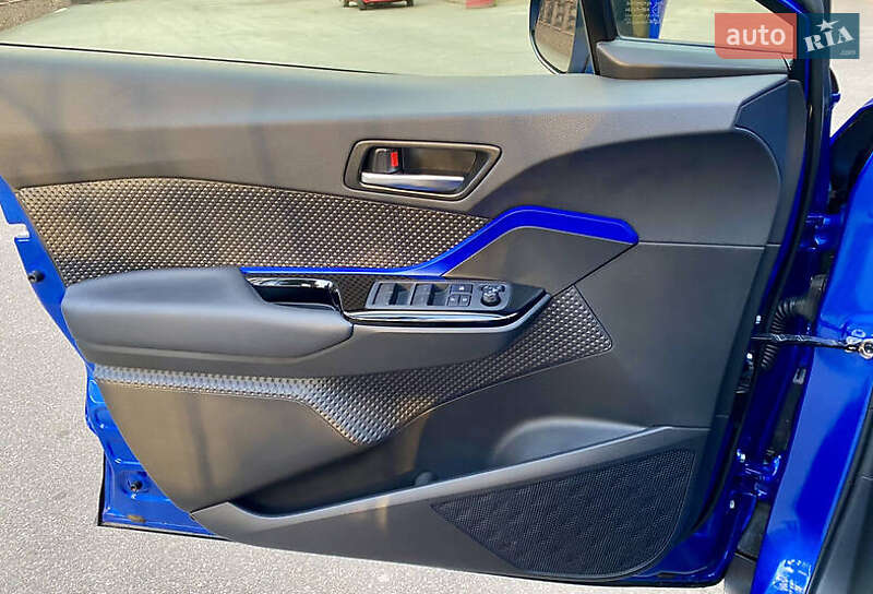 Внедорожник / Кроссовер Toyota C-HR 2020 в Киеве