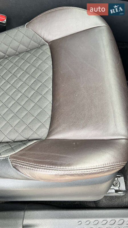 Позашляховик / Кросовер Toyota C-HR 2016 в Миколаєві