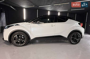 Внедорожник / Кроссовер Toyota C-HR 2021 в Киеве