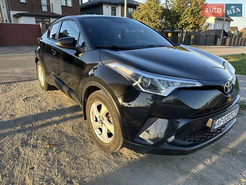 Позашляховик / Кросовер Toyota C-HR 2017 в Києві