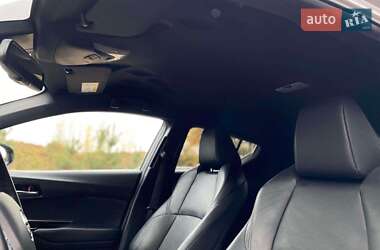 Позашляховик / Кросовер Toyota C-HR 2019 в Києві