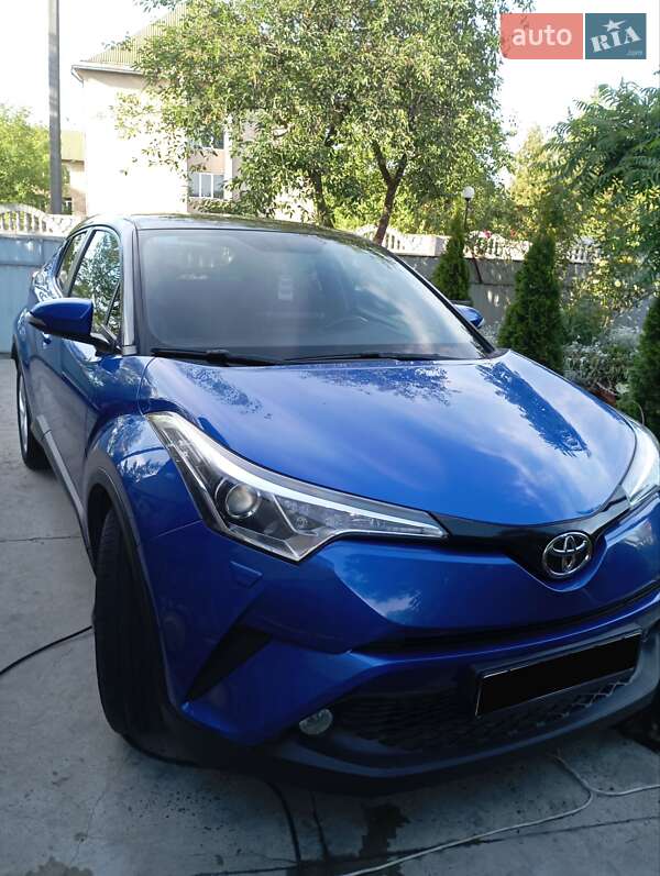 Позашляховик / Кросовер Toyota C-HR 2018 в Івано-Франківську