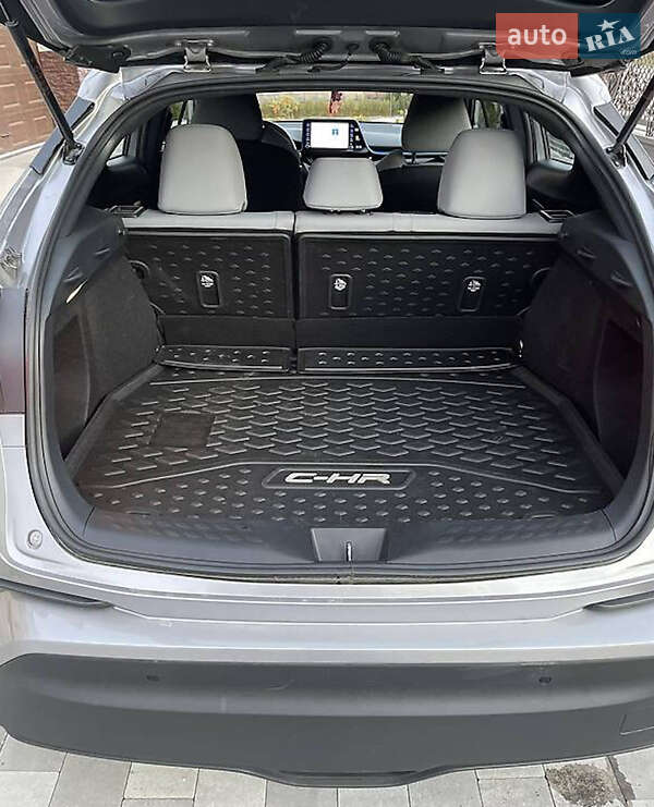 Внедорожник / Кроссовер Toyota C-HR 2019 в Львове
