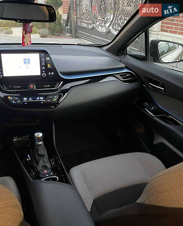 Внедорожник / Кроссовер Toyota C-HR 2019 в Львове