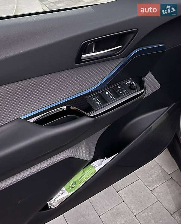 Внедорожник / Кроссовер Toyota C-HR 2019 в Львове