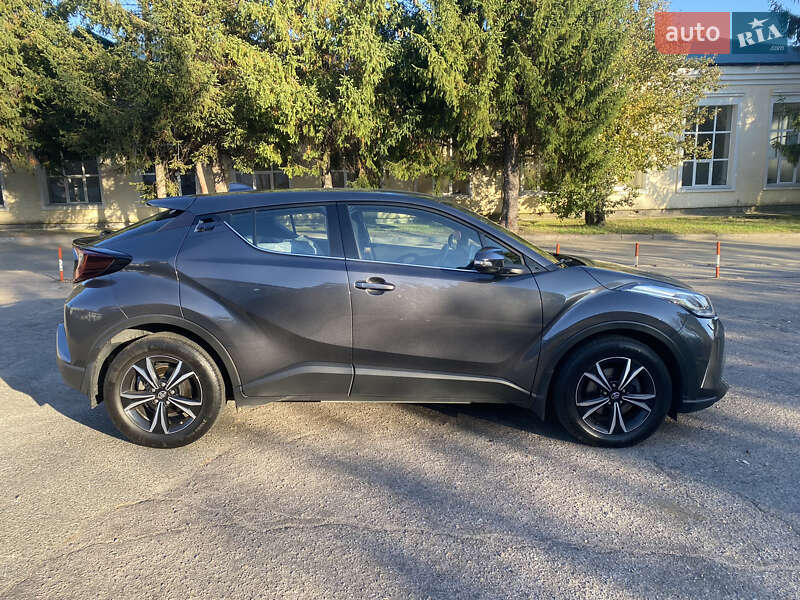 Позашляховик / Кросовер Toyota C-HR 2021 в Рівному