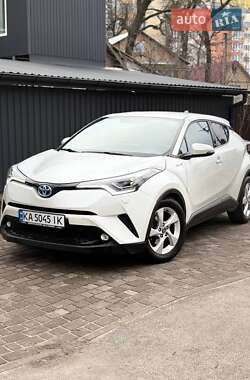 Внедорожник / Кроссовер Toyota C-HR 2018 в Ирпене