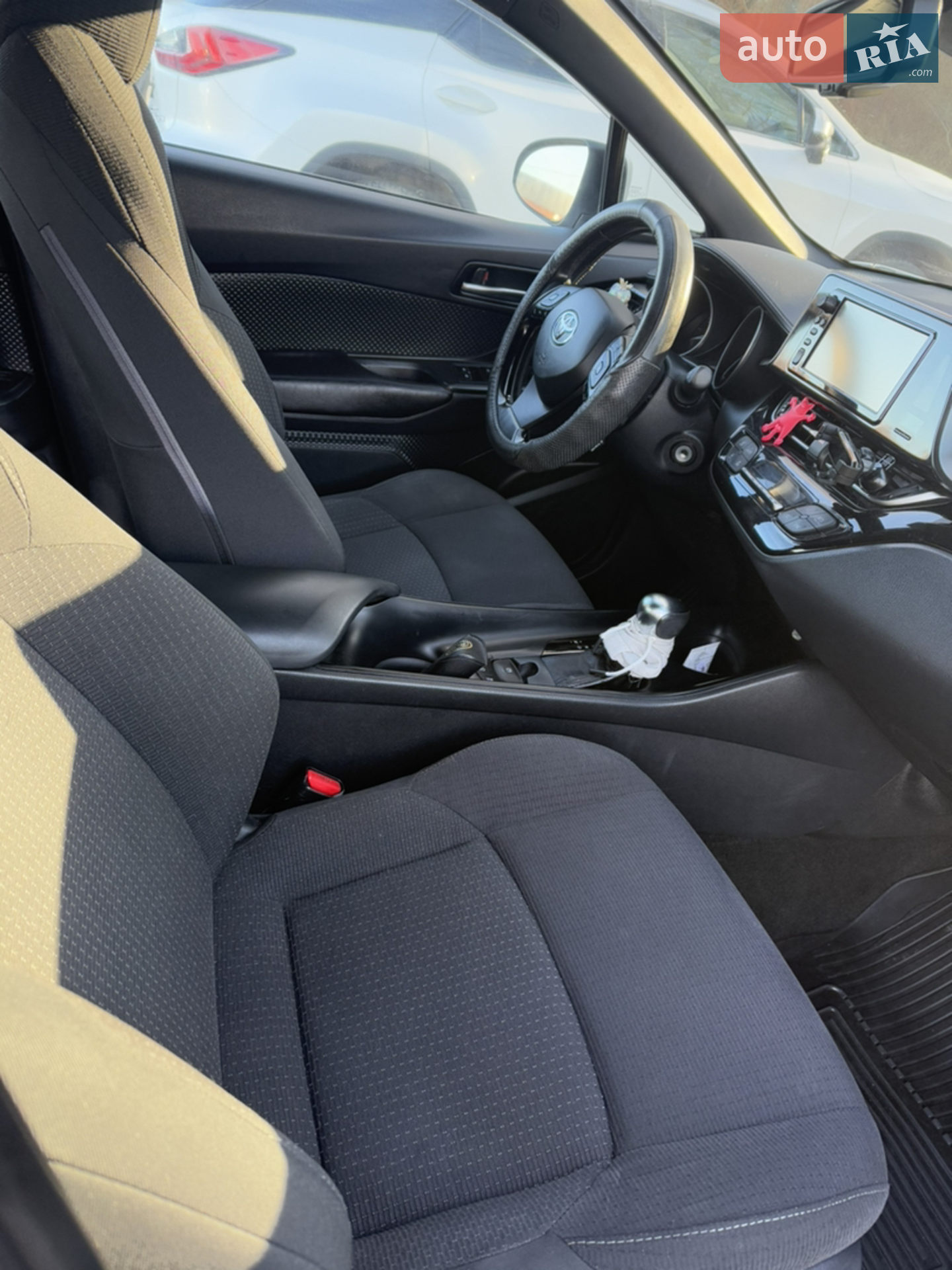 2017 Toyota C-HR - мініатюра 12