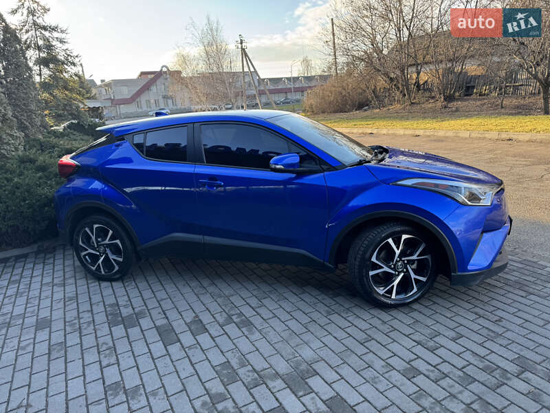 Позашляховик / Кросовер Toyota C-HR 2018 в Павлограді