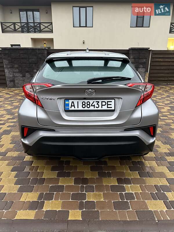 Позашляховик / Кросовер Toyota C-HR 2017 в Києві