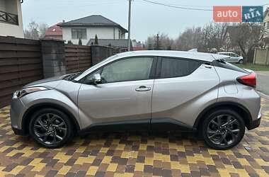 Позашляховик / Кросовер Toyota C-HR 2017 в Києві