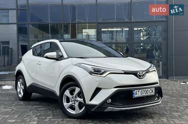 Позашляховик / Кросовер Toyota C-HR 2017 в Івано-Франківську