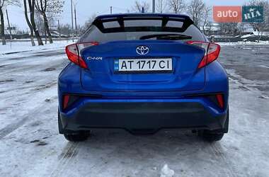 Внедорожник / Кроссовер Toyota C-HR 2018 в 