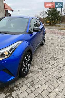 Внедорожник / Кроссовер Toyota C-HR 2018 в 