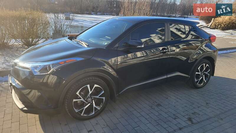 Позашляховик / Кросовер Toyota C-HR 2017 в Києві фото 2 Позашляховик / Кросовер Toyota C-HR 2017 в Києві