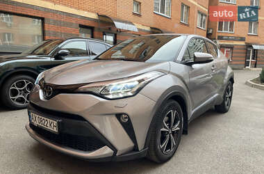 Внедорожник / Кроссовер Toyota C-HR 2021 в Киеве