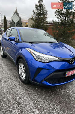 Внедорожник / Кроссовер Toyota C-HR 2020 в Киеве