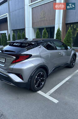 Внедорожник / Кроссовер Toyota C-HR 2021 в Киеве