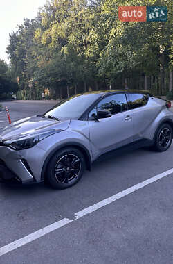 Внедорожник / Кроссовер Toyota C-HR 2021 в Киеве