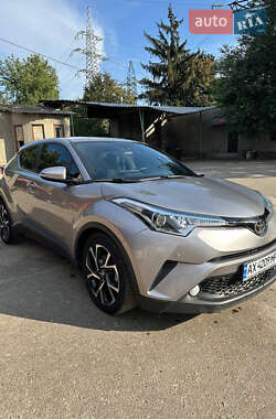 Внедорожник / Кроссовер Toyota C-HR 2017 в Харькове