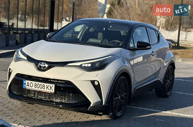Внедорожник / Кроссовер Toyota C-HR 2021 в 