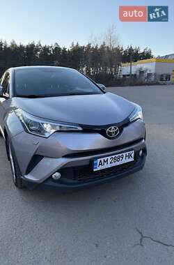 Позашляховик / Кросовер Toyota C-HR 2017 в Житомирі