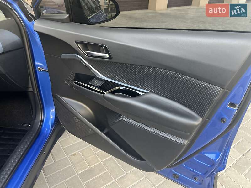 Внедорожник / Кроссовер Toyota C-HR 2019 в Счастливом