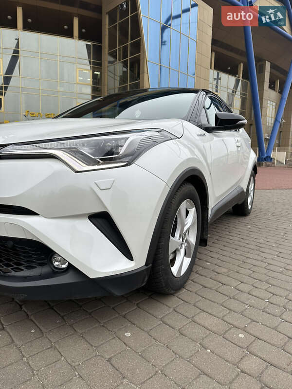 Внедорожник / Кроссовер Toyota C-HR 2019 в Харькове
